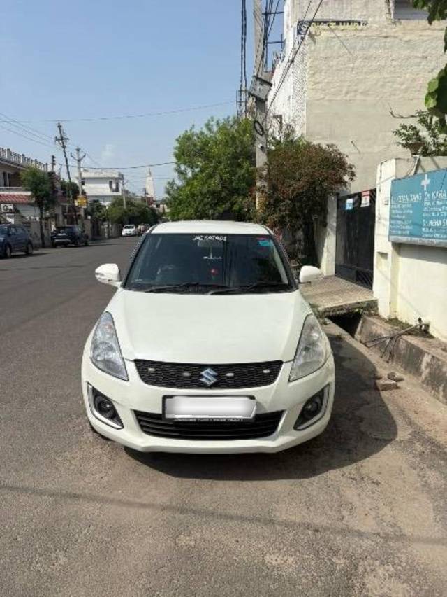 https://images10.gaadi.com/usedcar_image/4570777/original/processed_bc9613ca-be00-4f55-ab69-27531bb8e90d.jpeg?imwidth=6402