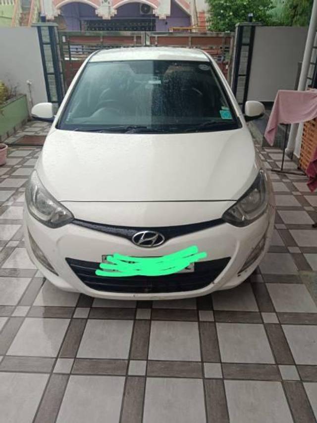 https://images10.gaadi.com/usedcar_image/4570778/original/processed_36509843-1f2b-420d-95bc-5fd15d321d7e.jpg?imwidth=6400