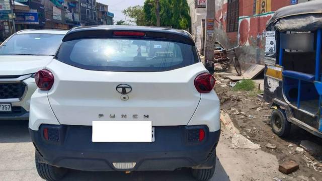 https://images10.gaadi.com/usedcar_image/4570799/original/processed_934b34cb-fe6b-41f8-aceb-d1ae782ed527.jpg?imwidth=6401