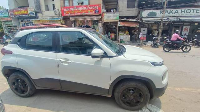 https://images10.gaadi.com/usedcar_image/4570799/original/processed_b8d1b977-0643-454f-b785-ada4d140cbe4.jpg?imwidth=6402