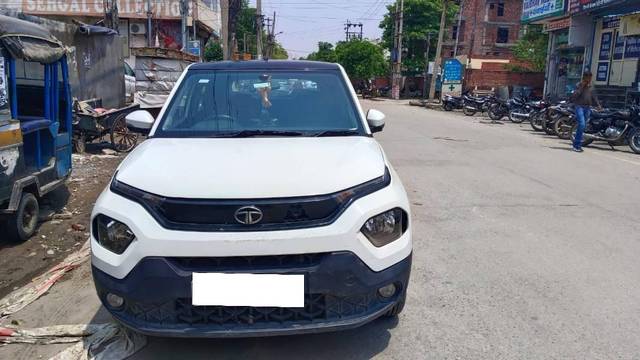 https://images10.gaadi.com/usedcar_image/4570799/original/processed_c01d59a0-e17e-4f54-b493-46839d868008.jpg?imwidth=6400