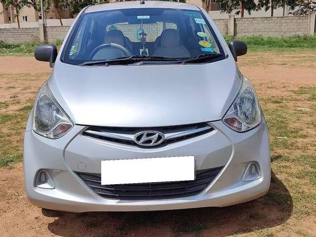 https://images10.gaadi.com/usedcar_image/4570804/original/processed_16477888-0123-4e2d-b565-0a5465035848.jpg?imwidth=6402