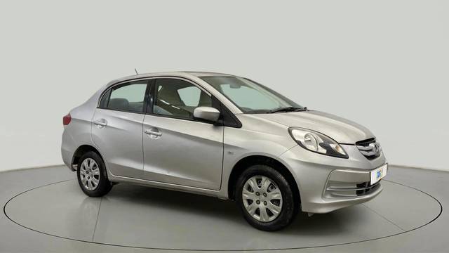 https://images10.gaadi.com/usedcar_image/4570811/original/747fe659f445586d0d2f8a3dc024e235.jpg?imwidth=6400