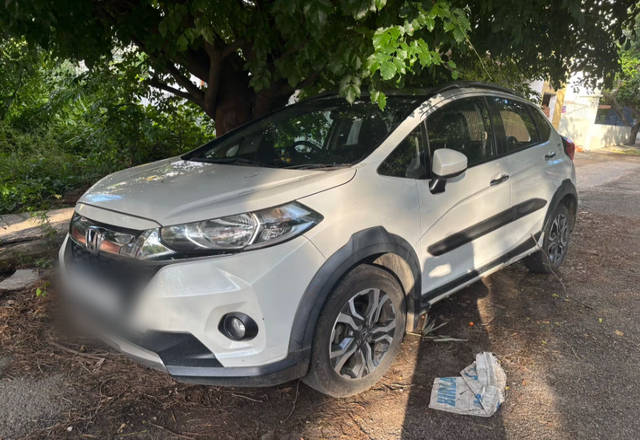 https://images10.gaadi.com/usedcar_image/4570910/original/5089f7cb-826d-4a6a-b456-527b6317ffc2.?imwidth=6400