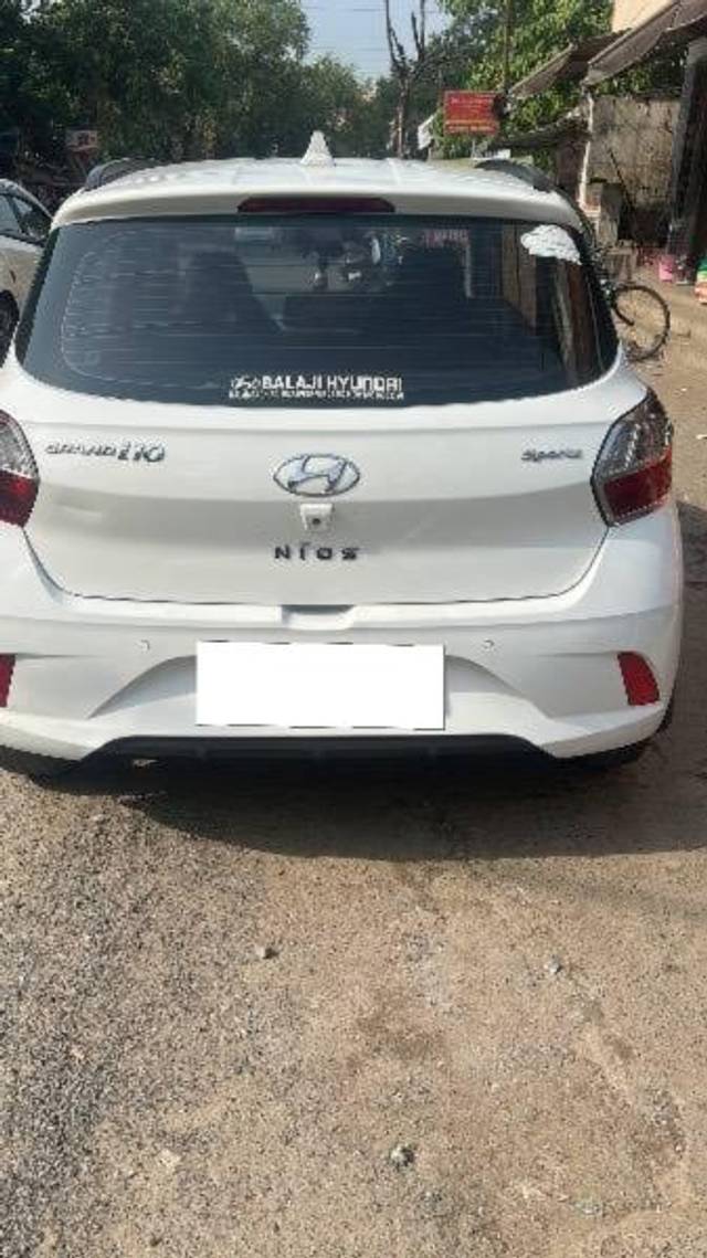 https://images10.gaadi.com/usedcar_image/4570963/original/processed_5ba7e174-c9c2-420d-9dc9-8533be7fd14a.jpeg?imwidth=6401