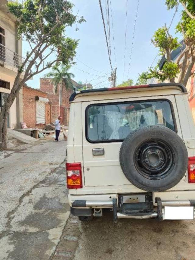 https://images10.gaadi.com/usedcar_image/4570965/original/processed_5a19ffd2-38b6-478f-8d96-7fbcc276e094.jpg?imwidth=6401