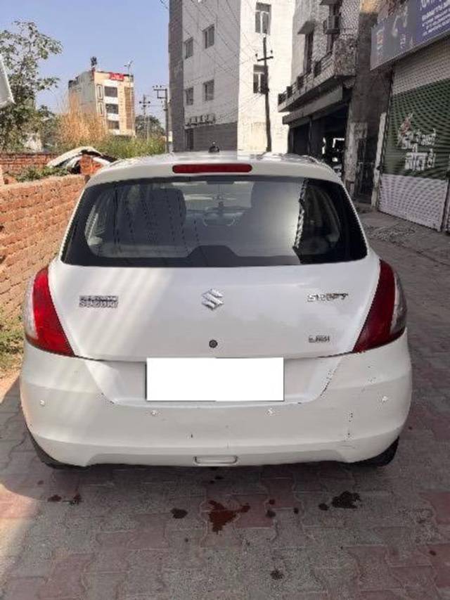 https://images10.gaadi.com/usedcar_image/4570967/original/processed_028e6853-cdec-41bc-a9c1-d0eebd00a8f6.jpeg?imwidth=6402