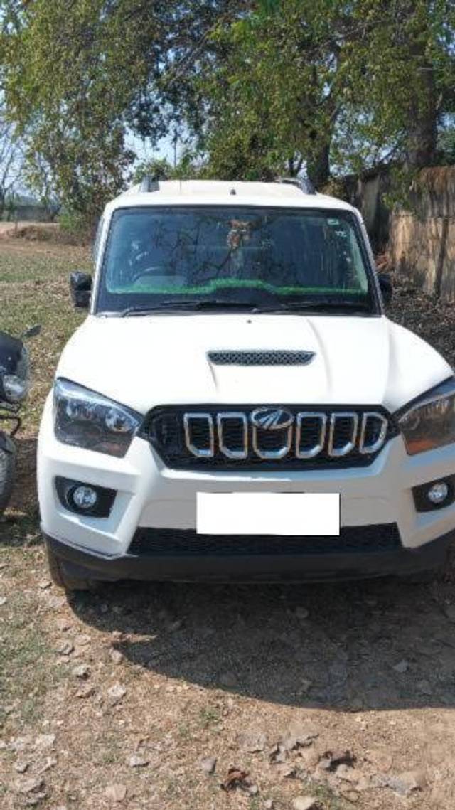 https://images10.gaadi.com/usedcar_image/4570971/original/processed_1650684e-d744-440d-9ec3-b7ec5bed62aa.jpg?imwidth=6400