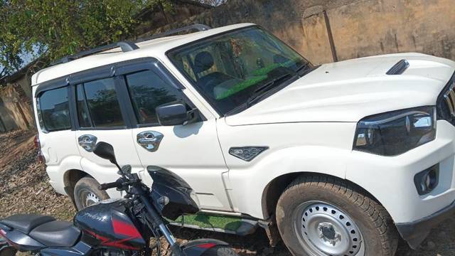 https://images10.gaadi.com/usedcar_image/4570971/original/processed_5b536a1d-175e-44a3-9300-fe73084ad66c.jpg?imwidth=6401