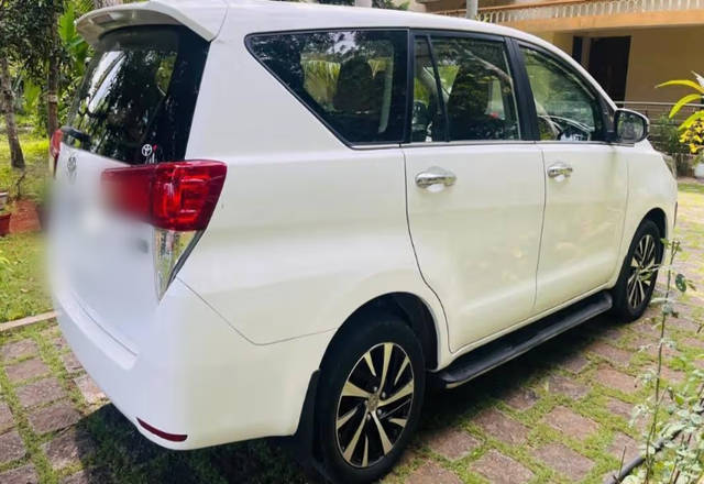 https://images10.gaadi.com/usedcar_image/4570975/original/f2288d84-1ca3-4da9-99e1-044362908ac7.?imwidth=6401