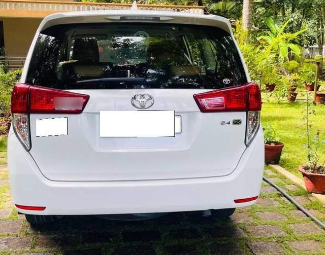https://images10.gaadi.com/usedcar_image/4570975/original/processed_9ad73ace-615f-463a-b78a-74f2350dcc13.jpeg?imwidth=6402