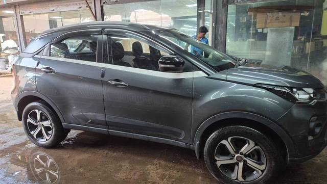 https://images10.gaadi.com/usedcar_image/4571025/original/processed_572ce9c6-e75e-4953-9e94-3d4d2b27209e.jpg?imwidth=6400