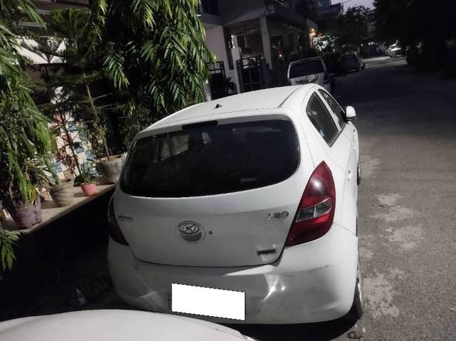 https://images10.gaadi.com/usedcar_image/4571036/original/processed_e8a57e5f-54f5-4a36-bee9-b73f6997e221.jpg?imwidth=6402