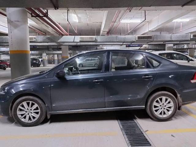 https://images10.gaadi.com/usedcar_image/4571073/original/processed_ee2538a3-f178-49aa-912b-d58dcb874fff.jpg?imwidth=6400