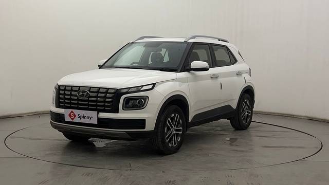 https://images10.gaadi.com/usedcar_image/4571088/original/421b296121d733a09f998663ceb7613e.JPG?imwidth=6400
