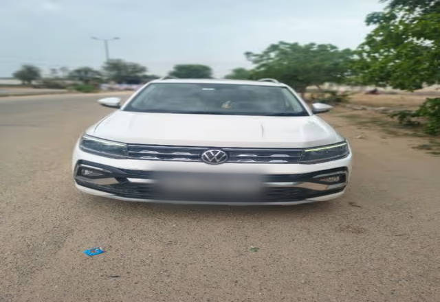https://images10.gaadi.com/usedcar_image/4571127/original/119929b8-1693-4f3f-ad31-71075d2eca44.?imwidth=6400