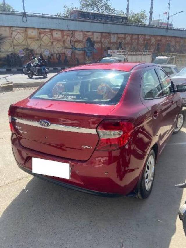 https://images10.gaadi.com/usedcar_image/4571151/original/processed_8823c7ef-8679-473d-be18-37519e48092b.jpeg?imwidth=6401