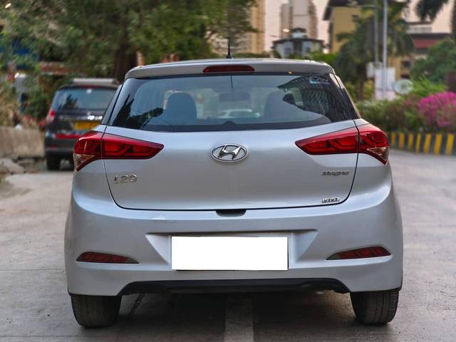 https://images10.gaadi.com/usedcar_image/4571152/original/processed_af289690e461e79211e150d03b607e49.jpg?imwidth=6402