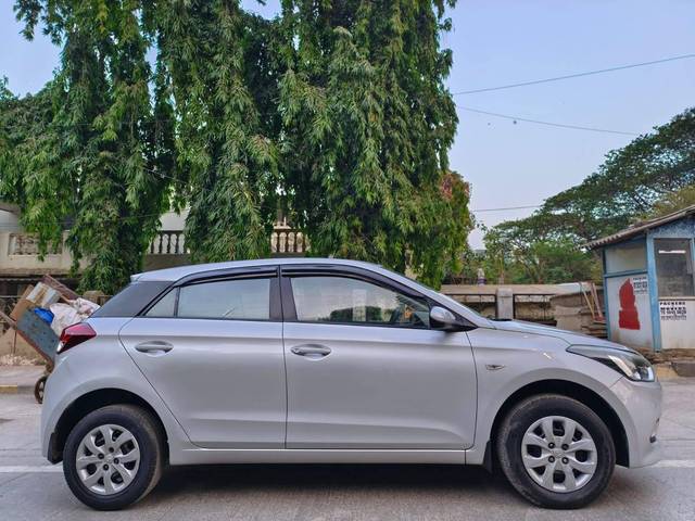 https://images10.gaadi.com/usedcar_image/4571152/original/processed_ff6745b9917cdb958f0bf5c7922918e0.jpg?imwidth=6401
