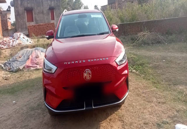 https://images10.gaadi.com/usedcar_image/4571215/original/fbbc1160-07c5-48e5-bdd4-88cc697a5596.?imwidth=6402