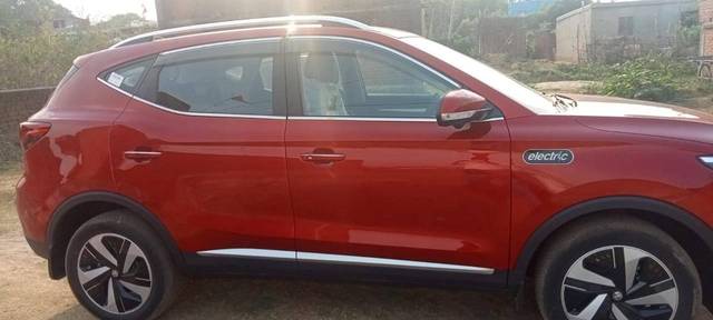 https://images10.gaadi.com/usedcar_image/4571215/original/processed_8198aa09-4b02-4c31-ac1f-9c5c1994cb7b.jpg?imwidth=6400