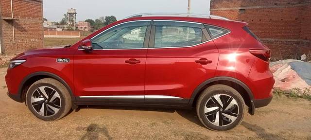 https://images10.gaadi.com/usedcar_image/4571215/original/processed_93a84715-0dbf-42c8-ac98-5832cdc8e53c.jpg?imwidth=6401