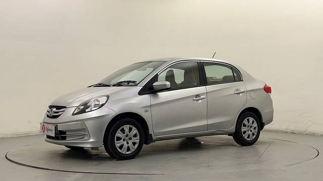 https://images10.gaadi.com/usedcar_image/4571229/original/c5f81651cd20e4b7846ed1f634b4a07b.JPG?imwidth=6400