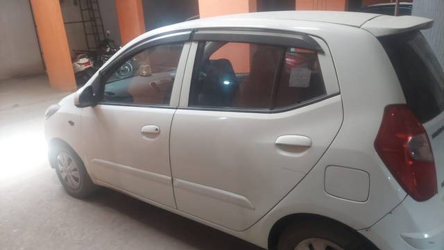 https://images10.gaadi.com/usedcar_image/4571259/original/e0adcb39-00be-430a-b653-7e8703a29ecc.jpg?imwidth=6401