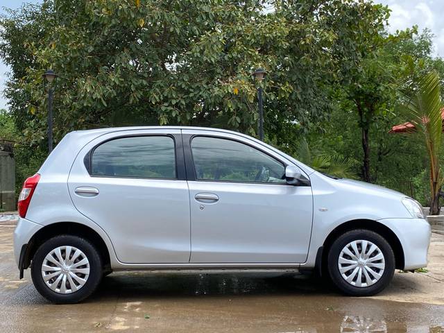 https://images10.gaadi.com/usedcar_image/4571307/original/b9370db3f7ae19a695c41da14df17d6e.jpg?imwidth=6401