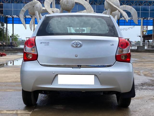 https://images10.gaadi.com/usedcar_image/4571307/original/processed_790792589bfbc67a85ec4d3a2918b639.jpg?imwidth=6402