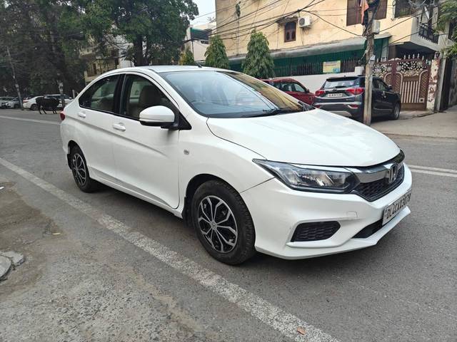https://images10.gaadi.com/usedcar_image/4571344/original/processed_c22d80c50cb17ac9620b303f44b87483.jpg?imwidth=6400