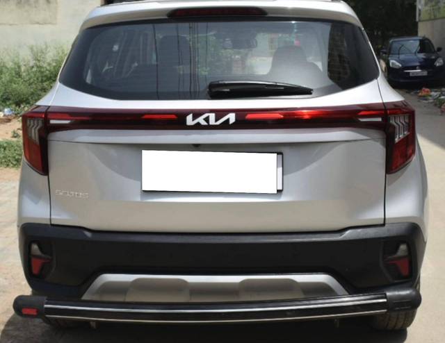 https://images10.gaadi.com/usedcar_image/4571347/original/processed_538b3e726e844d5a210b342f25b97b12.jpg?imwidth=6402