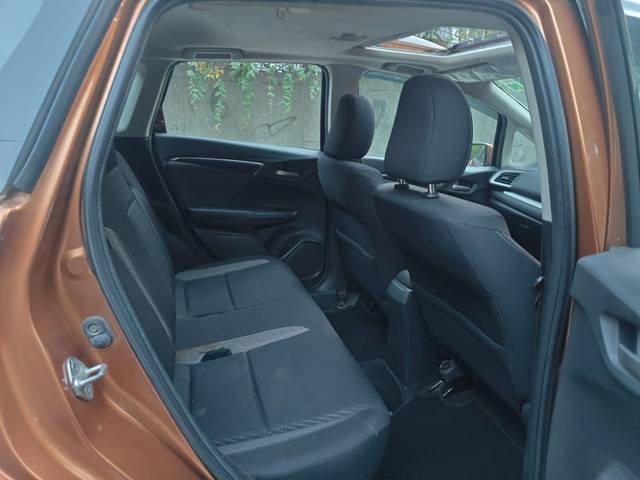 https://images10.gaadi.com/usedcar_image/4571348/original/ef7eb0fdb8d0aa0f9acbf8a29cf91aac.jpg?imwidth=6402