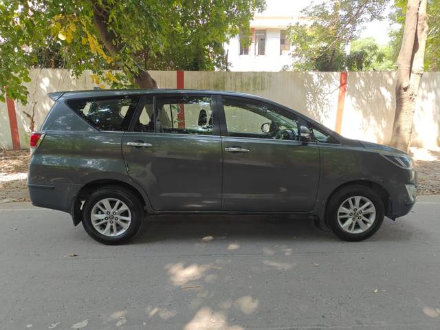 https://images10.gaadi.com/usedcar_image/4571372/original/9542ce51f03a6c2229cfa6cf05f3e626.jpg?imwidth=6401