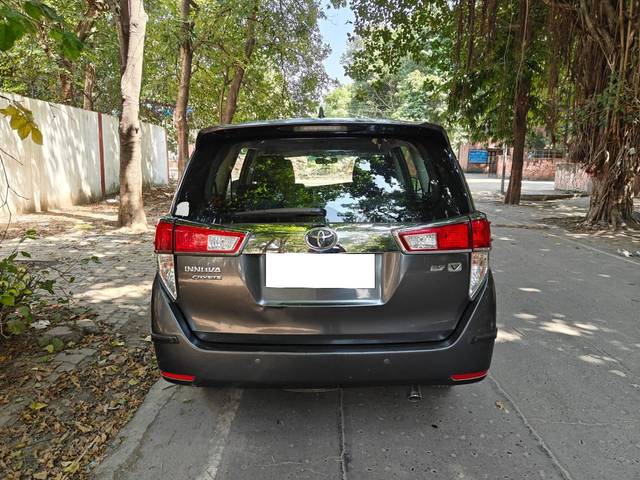https://images10.gaadi.com/usedcar_image/4571372/original/processed_bf83fb334982fe2f9acbf64ad57d38a2.jpg?imwidth=6402