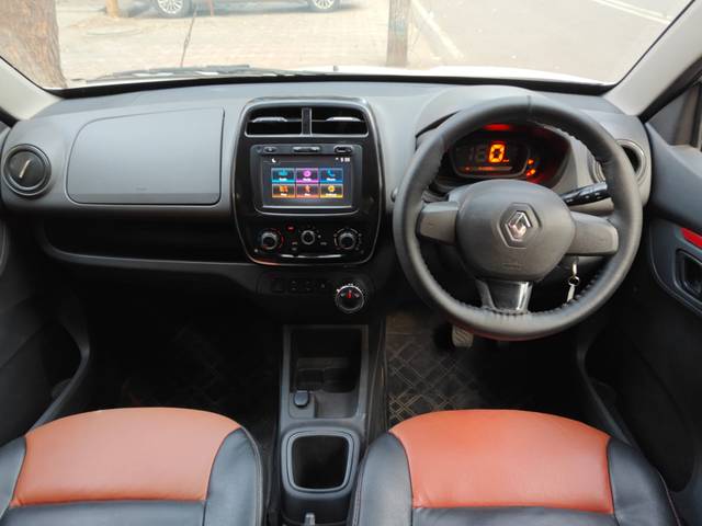 https://images10.gaadi.com/usedcar_image/4571385/original/f9897e7a036a7d456c340877fbdbd6ae.jpg?imwidth=6402