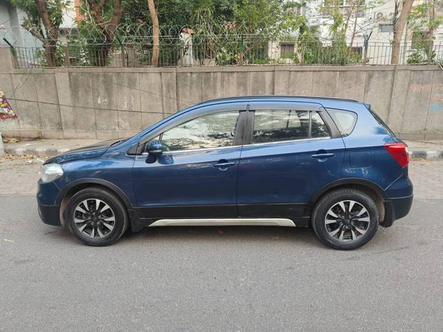 https://images10.gaadi.com/usedcar_image/4571396/original/processed_98fca5f90cfcb713f5ad33317436fb28.jpg?imwidth=6402