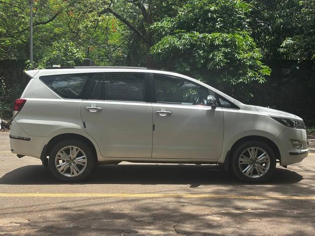 https://images10.gaadi.com/usedcar_image/4571416/original/050cb3aa0bc32dacb8272a90acbb8d86.jpg?imwidth=6401