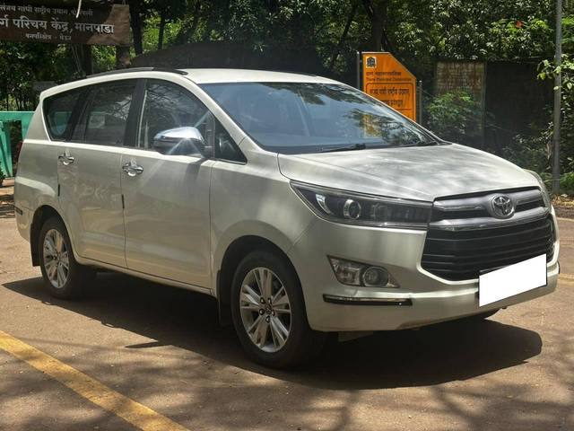 https://images10.gaadi.com/usedcar_image/4571416/original/processed_2a7ad7fd3f9f04167fedd9be1fcedd53.jpg?imwidth=6400