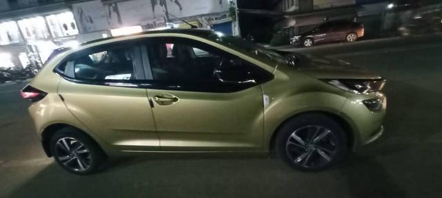 https://images10.gaadi.com/usedcar_image/4571422/original/processed_8939cffd-60b2-4ef2-951d-ac752db2d794.jpg?imwidth=6401
