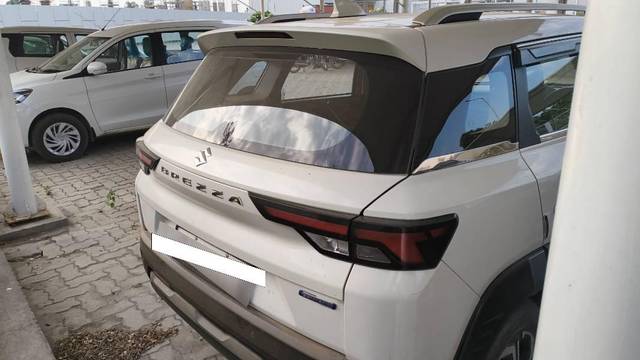 https://images10.gaadi.com/usedcar_image/4571423/original/processed_babf173e-2af0-4f42-894c-7269597282cd.jpg?imwidth=6401
