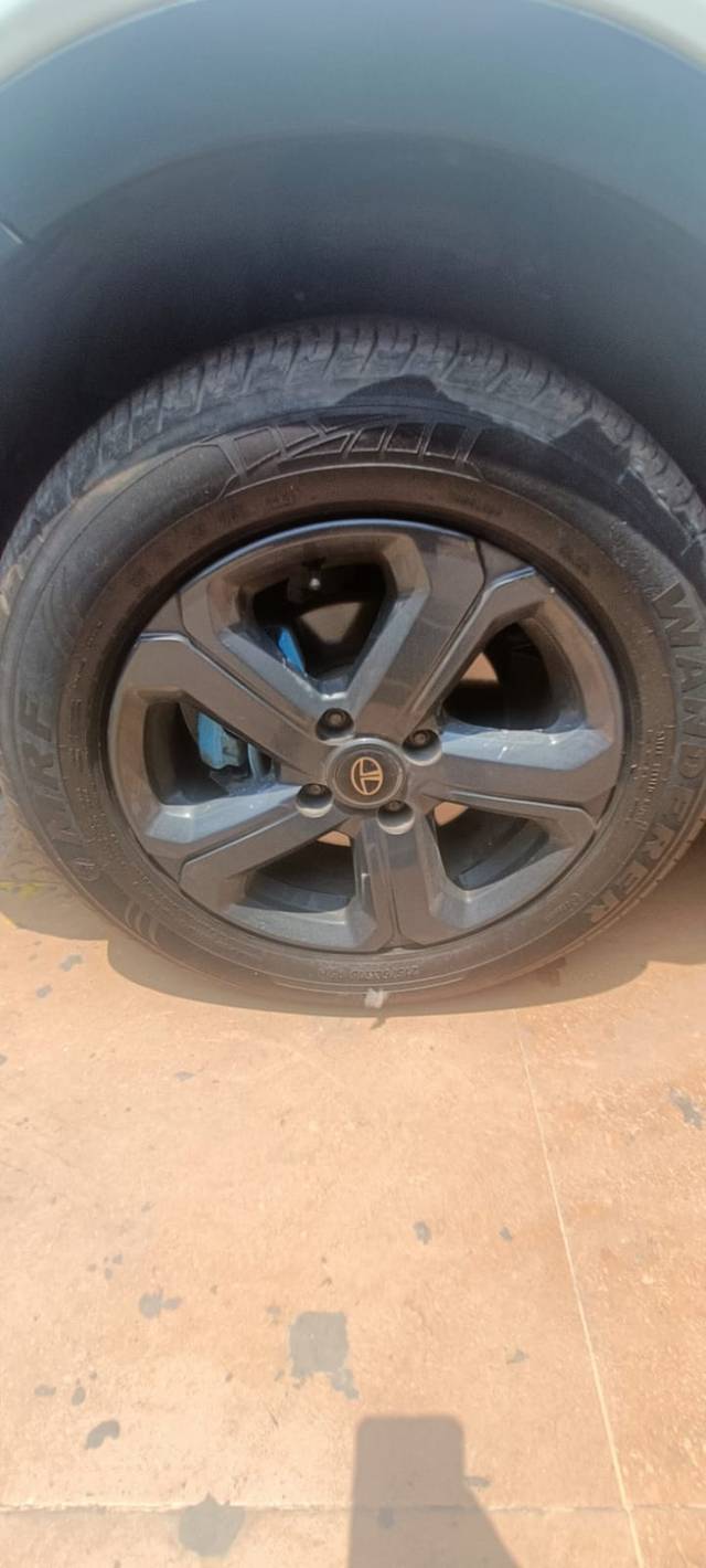 https://images10.gaadi.com/usedcar_image/4571428/original/d41bdb45502255f00bc414cc9a618e63.jpeg?imwidth=6402