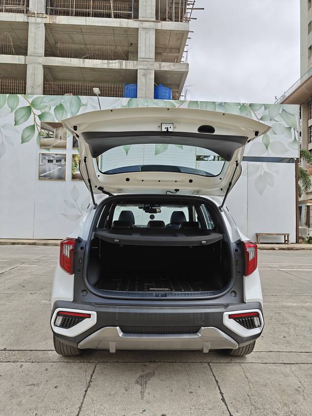 https://images10.gaadi.com/usedcar_image/4571438/original/6db3edbe972ba57aa08d60e2f9c0b8ca.jpg?imwidth=6402
