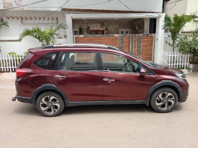 https://images10.gaadi.com/usedcar_image/4571450/original/89c976764a7b580fdb9cf73f327ae8a0.jpg?imwidth=6401