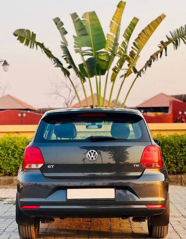 https://images10.gaadi.com/usedcar_image/4571451/original/processed_56538fc63f98e55d3f43ab4344dcf637.jpg?imwidth=6402
