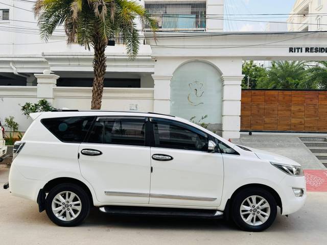 https://images10.gaadi.com/usedcar_image/4571488/original/processed_9dbb209e45f159b41a03ca16e1926e60.jpg?imwidth=6401