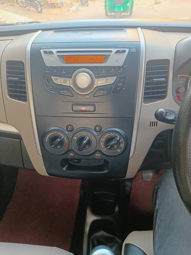 https://images10.gaadi.com/usedcar_image/4571497/original/0580d007762e1716a890780a77cf5d98.jpg?imwidth=6402