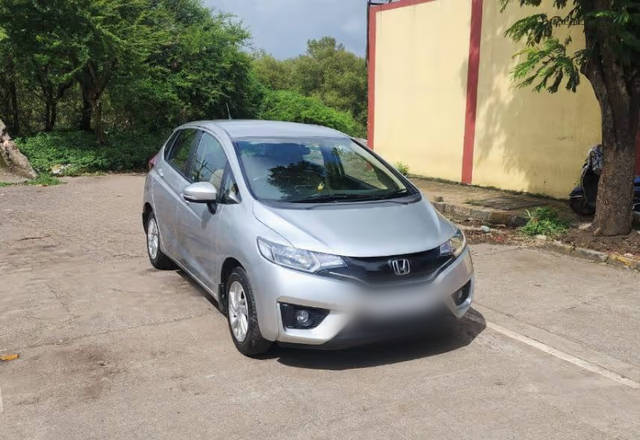 https://images10.gaadi.com/usedcar_image/4571501/original/164e7503-eb56-4720-867b-2cf97f6c7c42.?imwidth=6400