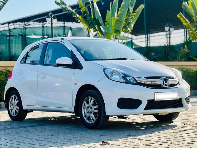https://images10.gaadi.com/usedcar_image/4571504/original/processed_e66ce65760d3124ea1ff55e31e9297ae.jpg?imwidth=6400
