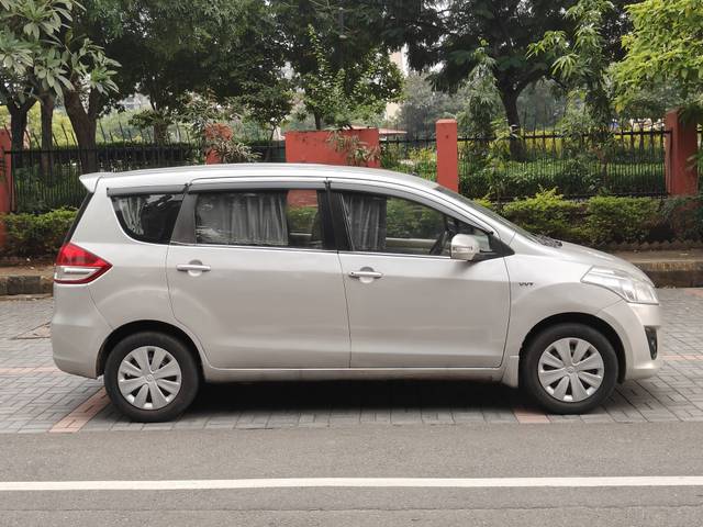 https://images10.gaadi.com/usedcar_image/4571506/original/a348213ed4363f42a4e80f74e91f8744.jpg?imwidth=6401